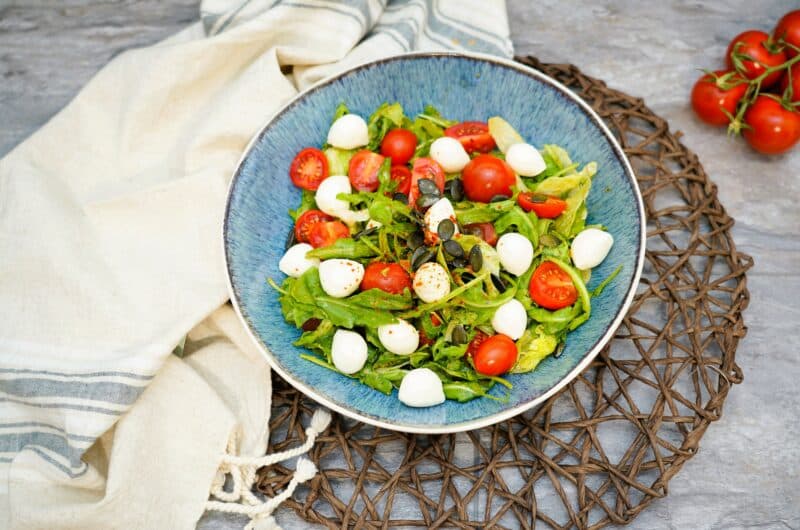 Mini-Mozzarella-Tomaten-Salat
